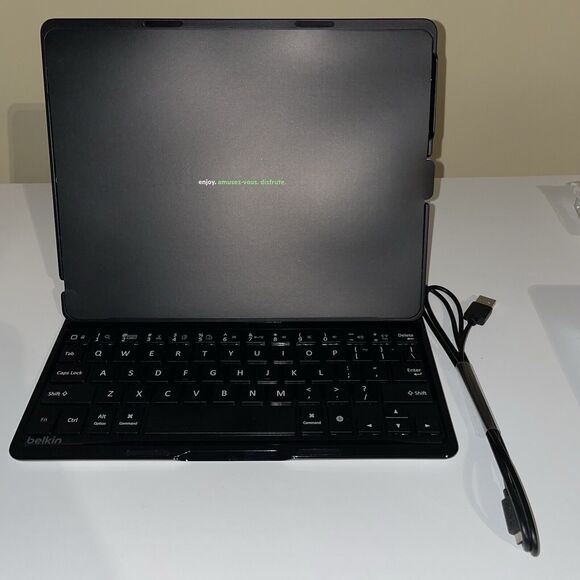 Belkin F5L151 Wireless Ultimate Keyboard Case For iPad 4th & 3rd Gen & iPad 2 - Picture 10 of 12